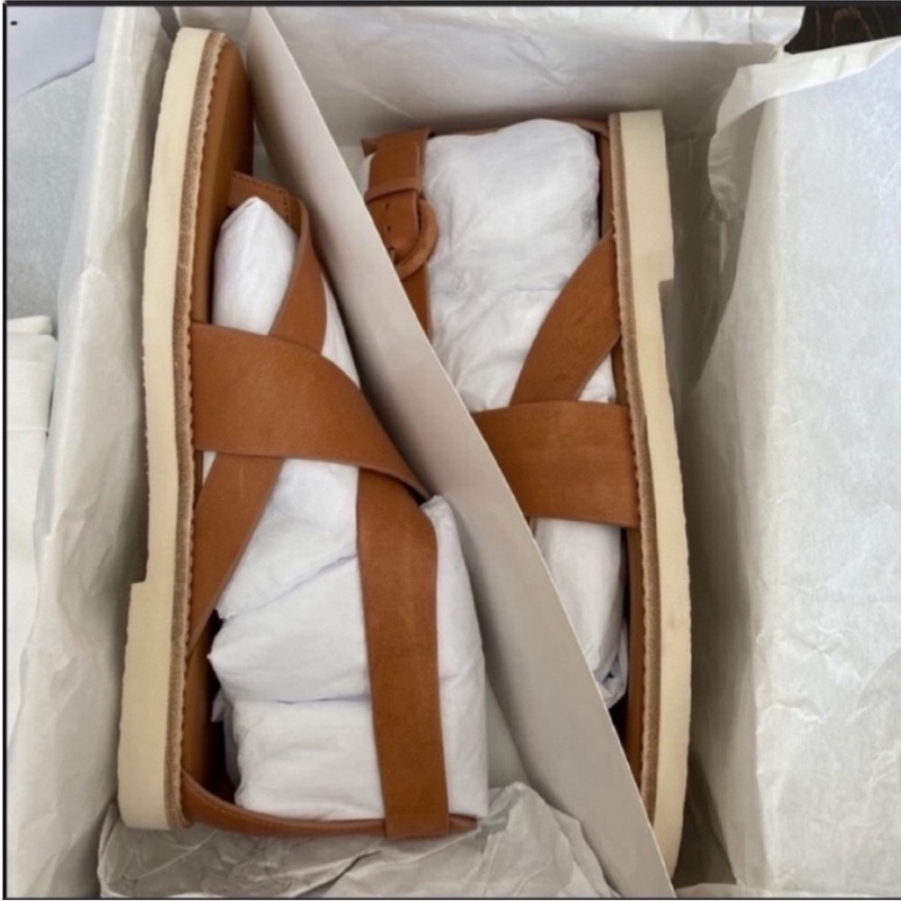 NEW Vince Morris Strappy Flat Sandal 8.5 - Picture 4 of 10